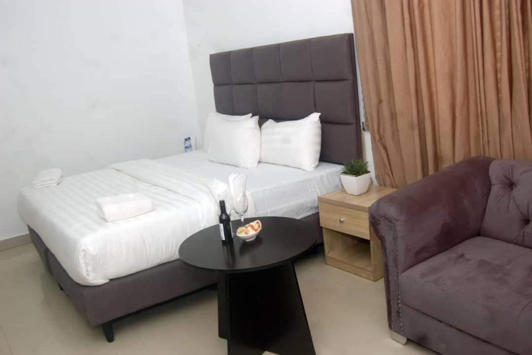 Tivoli Hotel Seafront Ikoyi Aliayabiagba Kültér fotó