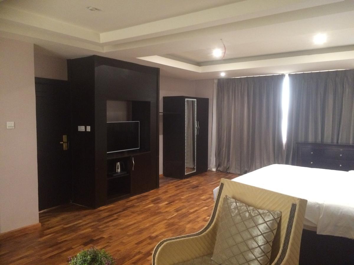 Tivoli Hotel Seafront Ikoyi Aliayabiagba Kültér fotó