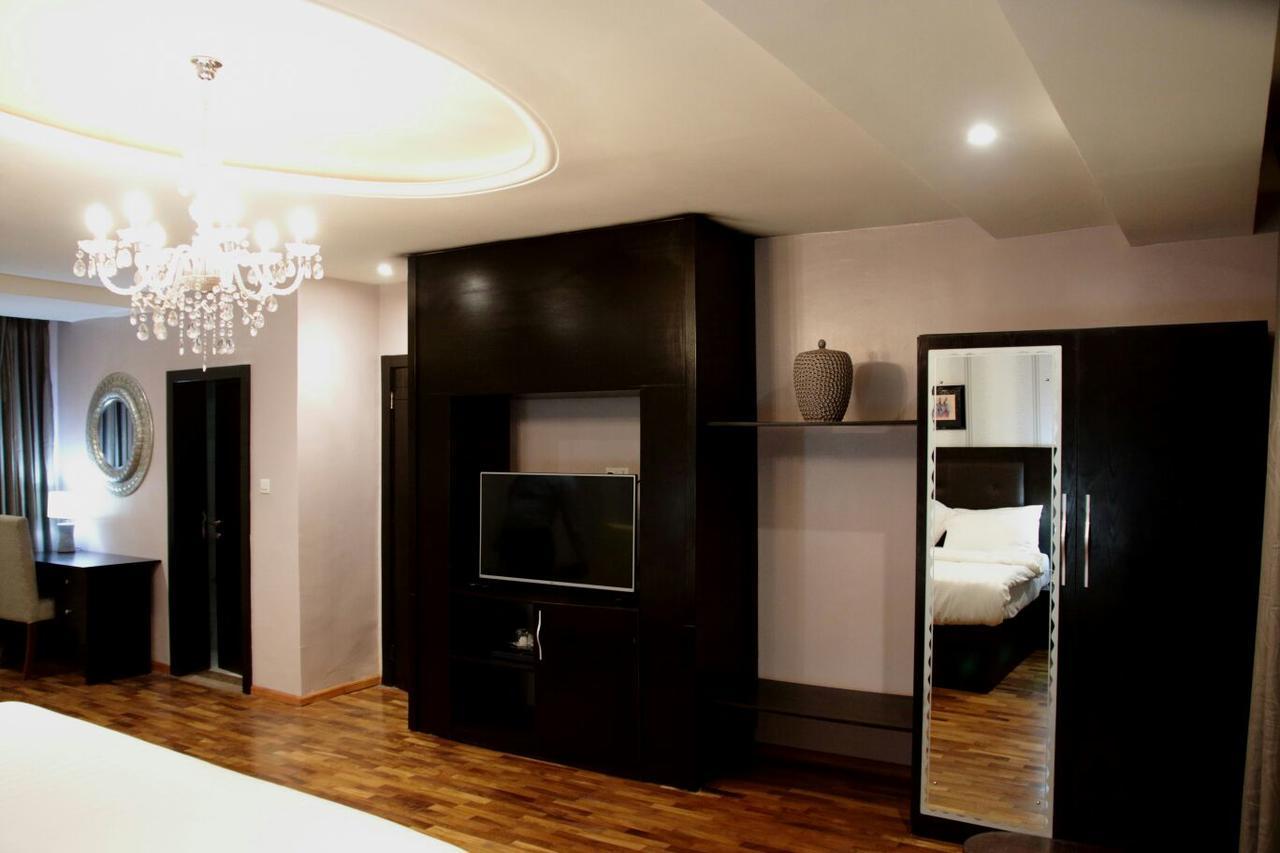 Tivoli Hotel Seafront Ikoyi Aliayabiagba Kültér fotó