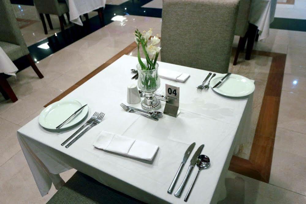 Tivoli Hotel Seafront Ikoyi Aliayabiagba Kültér fotó
